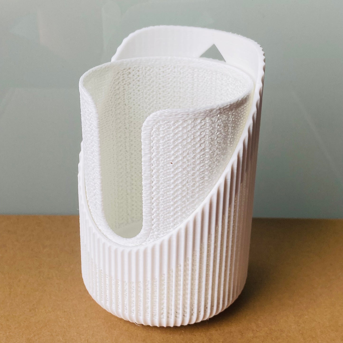 Dual-Tone Plant Pot: 3D Printed Modern Planter Cup - Breathable Lattice Design